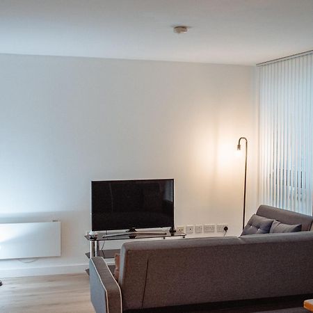 Central & Spacious, Sleeps 8, Perfect For Groups Leeds  Exterior foto