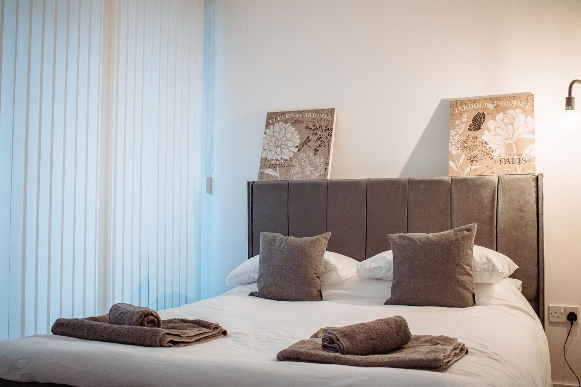Central & Spacious, Sleeps 8, Perfect For Groups Leeds  Exterior foto