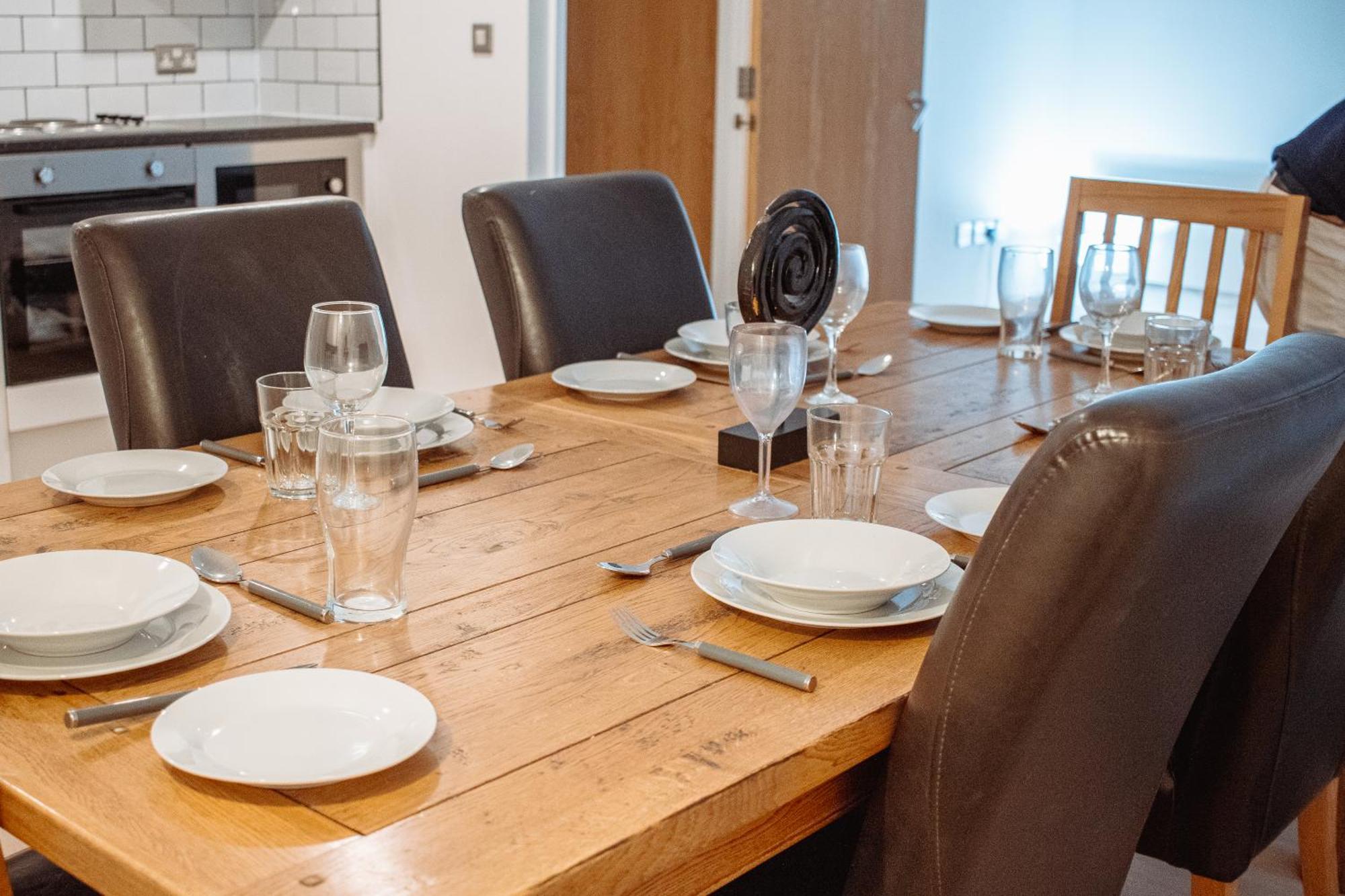 Central & Spacious, Sleeps 8, Perfect For Groups Leeds  Exterior foto